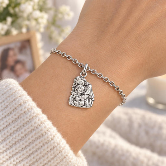 Everlasting Motherly Embrace Charm Bracelet Set – worn / in use