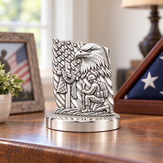 Patriot Kneeling in Prayer Keepsake Plaque – worn / in use