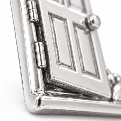 Super macro surface detail of Welcome Home Charm from a low oblique angle