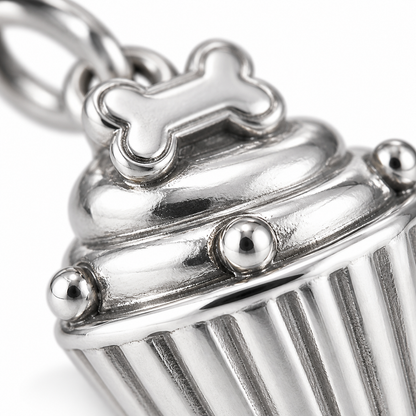 Super macro surface detail of Sweet Treat Charm from a low oblique angle