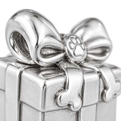 Super macro surface detail of Gift of Love Charm from a low oblique angle