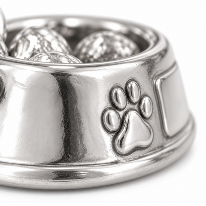 Super macro surface detail of Dinner Time Delight Charm from a low oblique angle