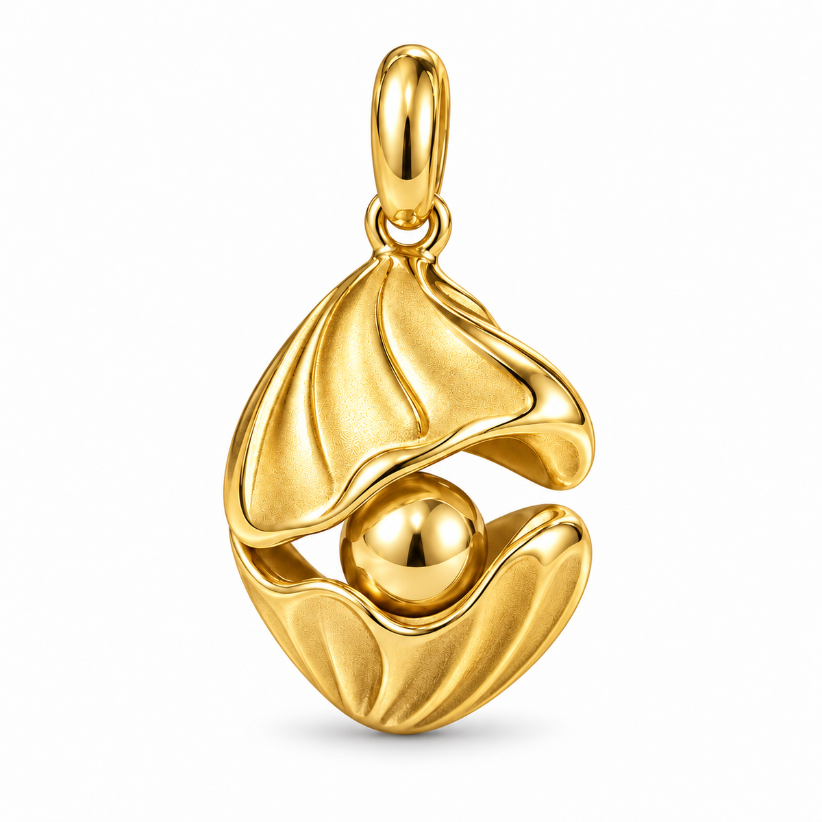 Shell and Pearl charm in 18K Gold Plated finish