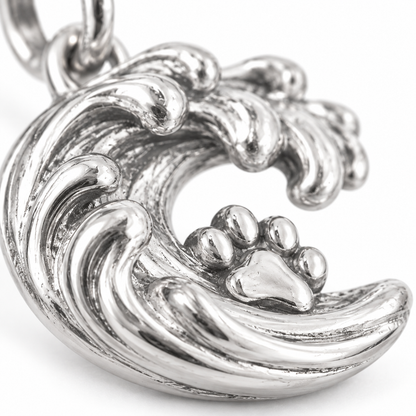 Super macro surface detail of Wave Chasing Charm from a low oblique angle