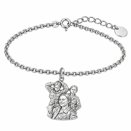 Brave Service Sisters Charm Bracelet Set – silver, front view