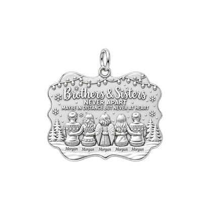 Brothers and Sisters Charm Bracelet – Personalized Sibling Gift – silver plated 3 cm charm, front view