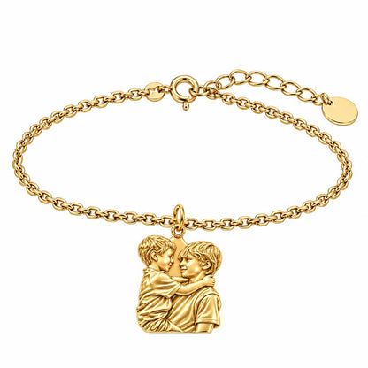 Brothers Eternal Hug Charm Bracelet Set – 18K gold, front view