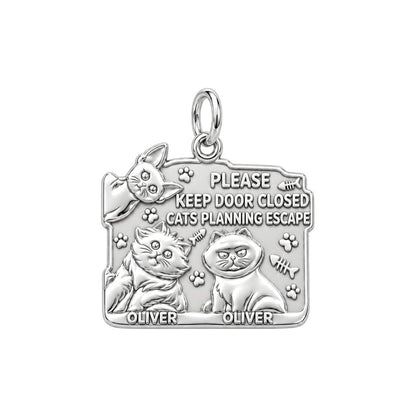 Cat Escape Artist Charm Bracelet – Personalized Cat Mom Gift – silver plated 3 cm charm, front view