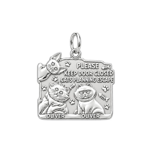 Cat Escape Artist Charm Bracelet – Personalized Cat Mom Gift – silver plated 3 cm charm, front view