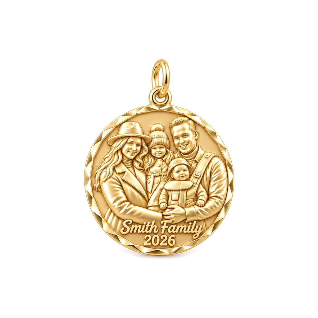 Custom Family Portrait Charm Bracelet – Personalized Mom Gift – 18K gold plated 2 cm charm, front view