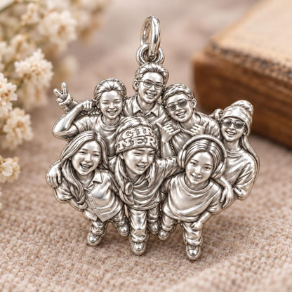Custom Sculpted Group Portrait Charm Bracelet – Personalized Mom Gift – macro detail of the charm