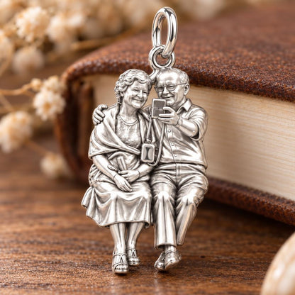 Eternal Couple Selfie Charm Bracelet – Personalized Couple Gift – macro detail of the charm