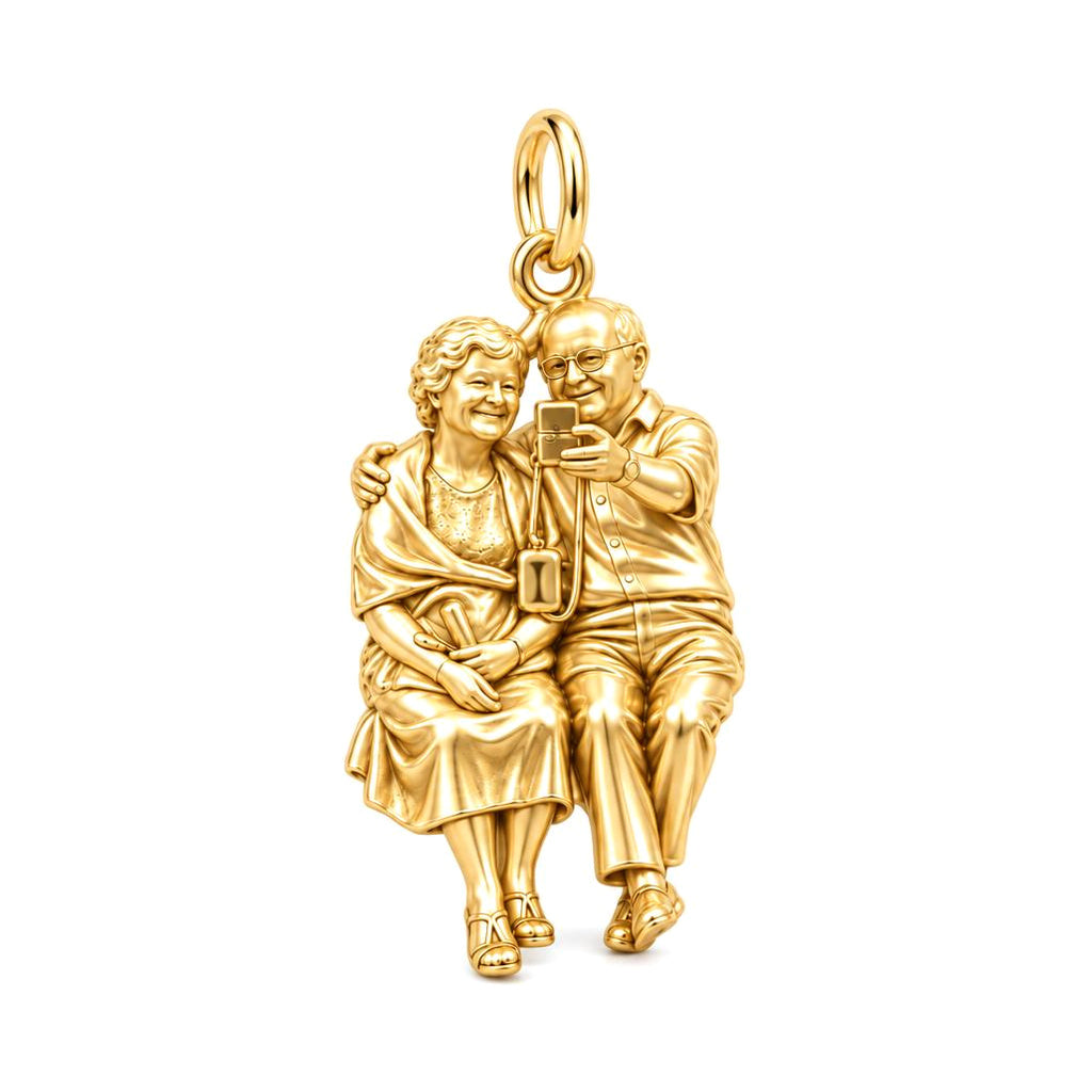 Eternal Couple Selfie Charm Bracelet – Personalized Couple Gift – 18K gold charm, front view