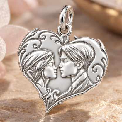 Eternal Devotion Heart Charm Bracelet – Personalized Couple Gift – macro detail of the charm