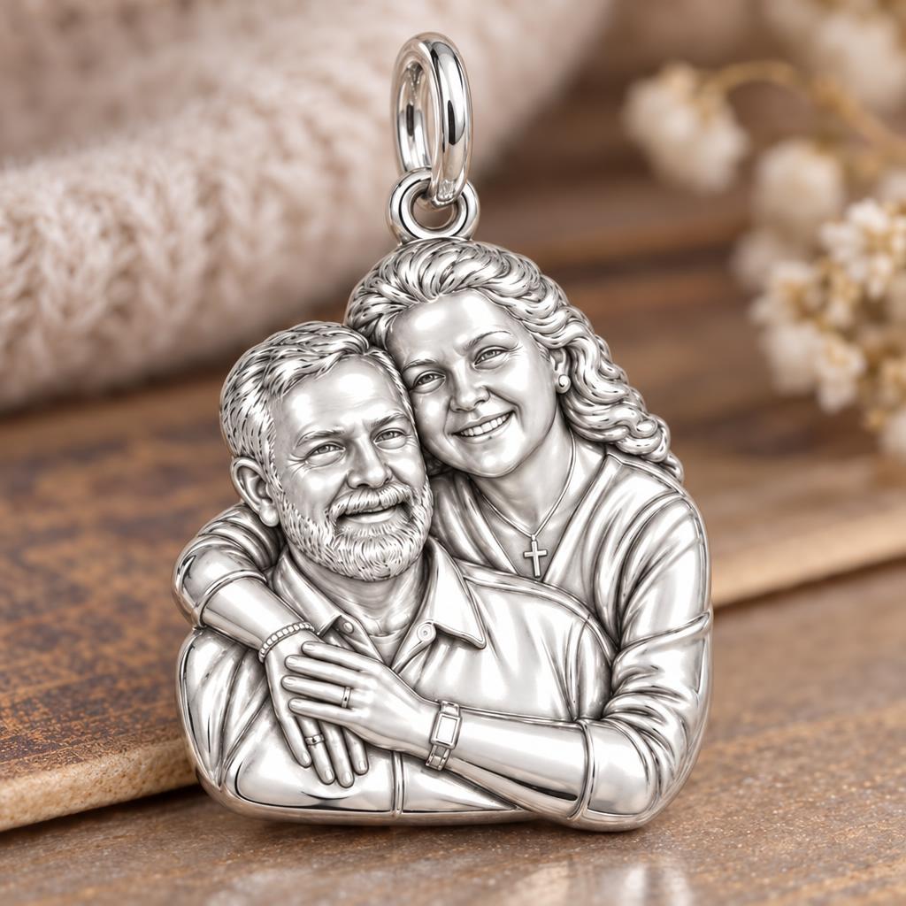 Eternal Embrace Photo Charm Bracelet – Personalized Couple Gift – macro detail of the charm
