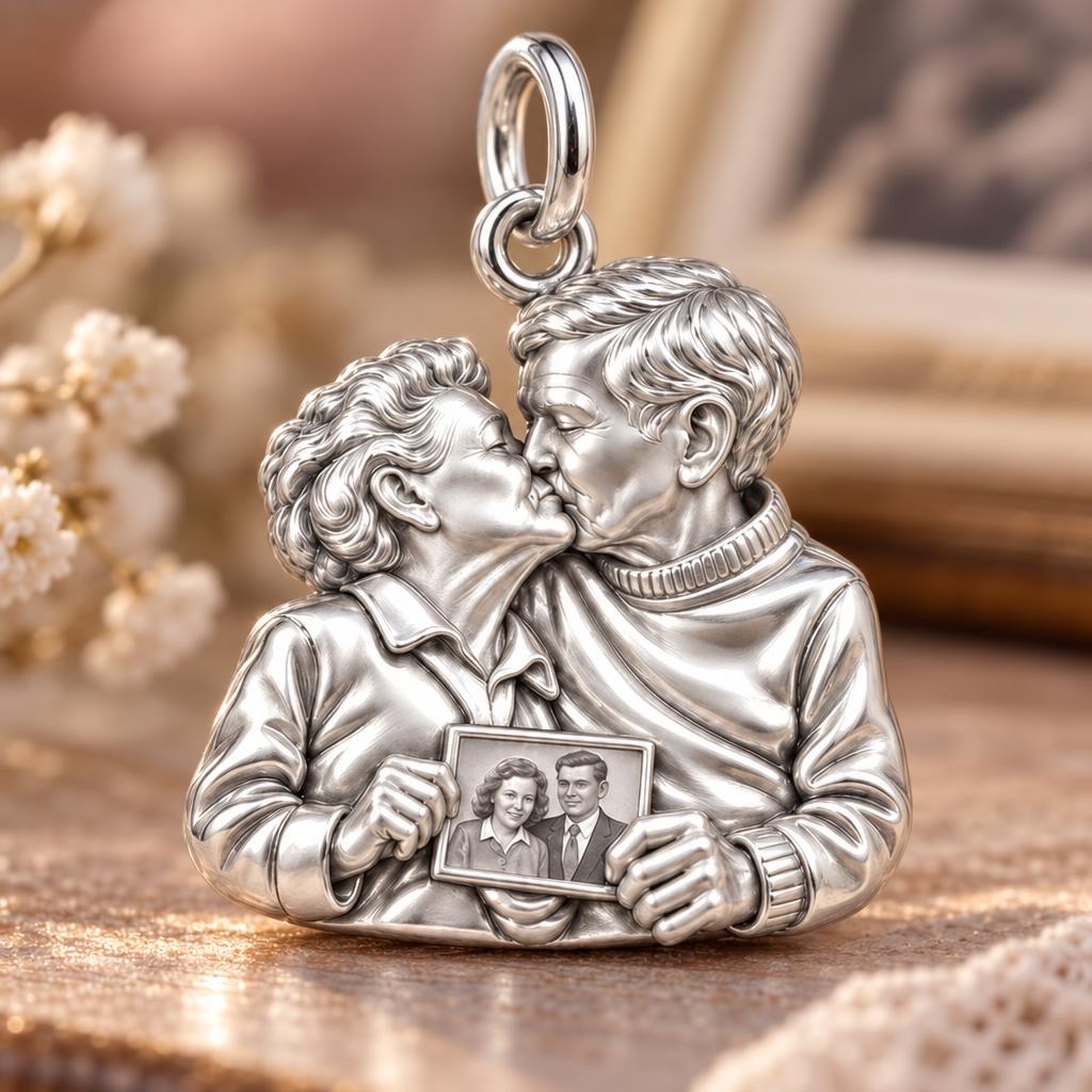 Eternal Love Portrait Charm Bracelet – Personalized Couple Gift – macro detail of the charm