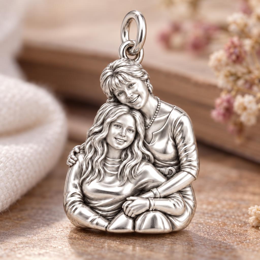 Eternal Motherhood Hug Charm Bracelet – Personalized Mom Gift – macro detail of the charm
