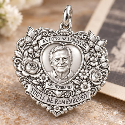 Eternal Remembrance Heart Charm Bracelet – Personalized Memorial Gift – macro detail of the charm
