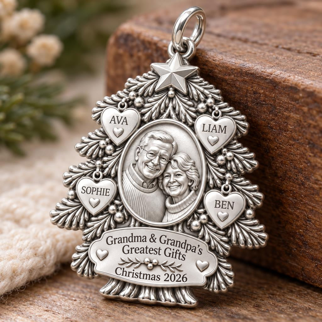 Evergreen Family Tree Charm Bracelet – Personalized Nana Gift – macro detail of the charm