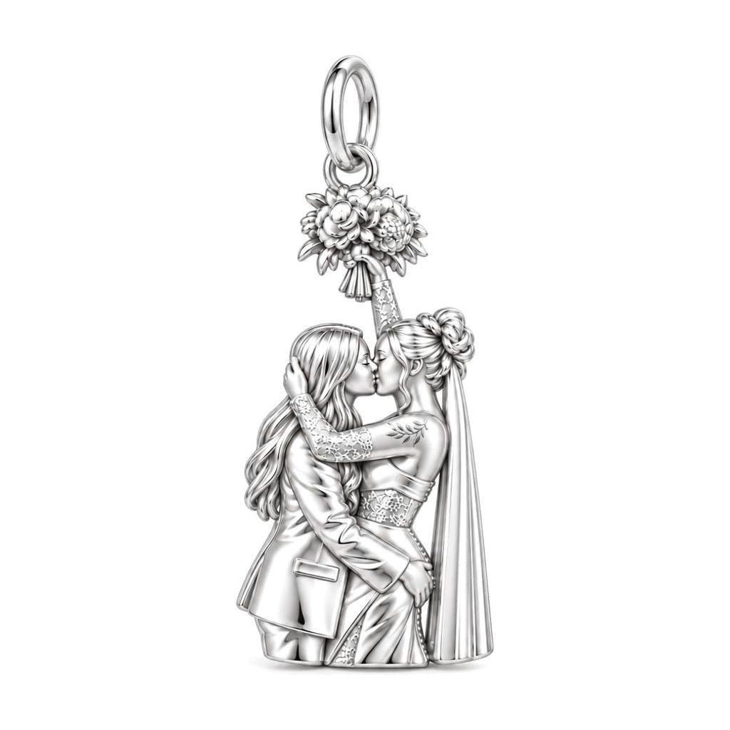 Everlasting Wedding Kiss Charm Bracelet – Personalized Couple Gift – silver charm, front view