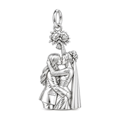 Everlasting Wedding Kiss Charm Bracelet – Personalized Couple Gift – silver charm, front view
