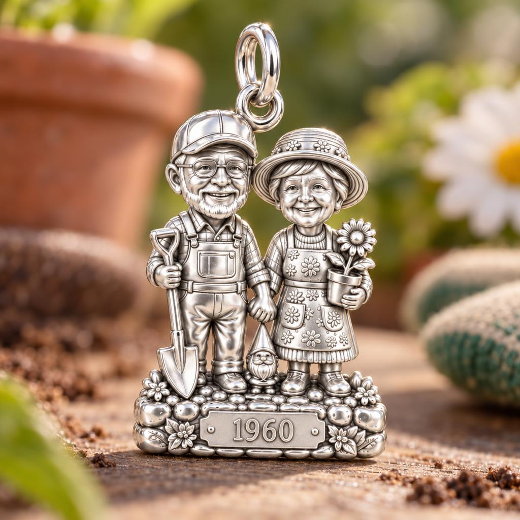 Garden Togetherness Charm Bracelet – Personalized Couple Gift – macro detail of the charm