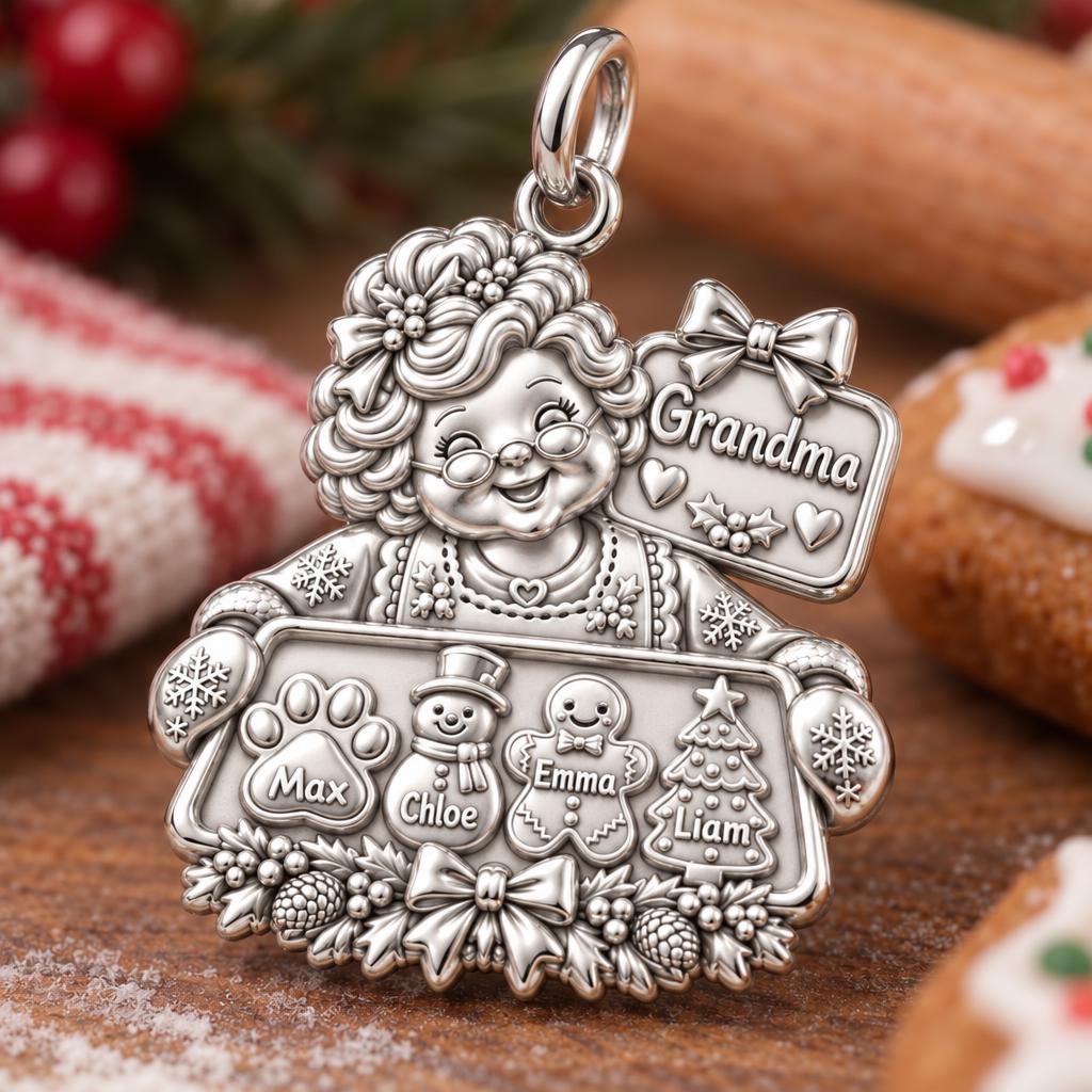 Grandma's Holiday Baking Charm Bracelet – Personalized Grandma Gift – macro detail of the charm