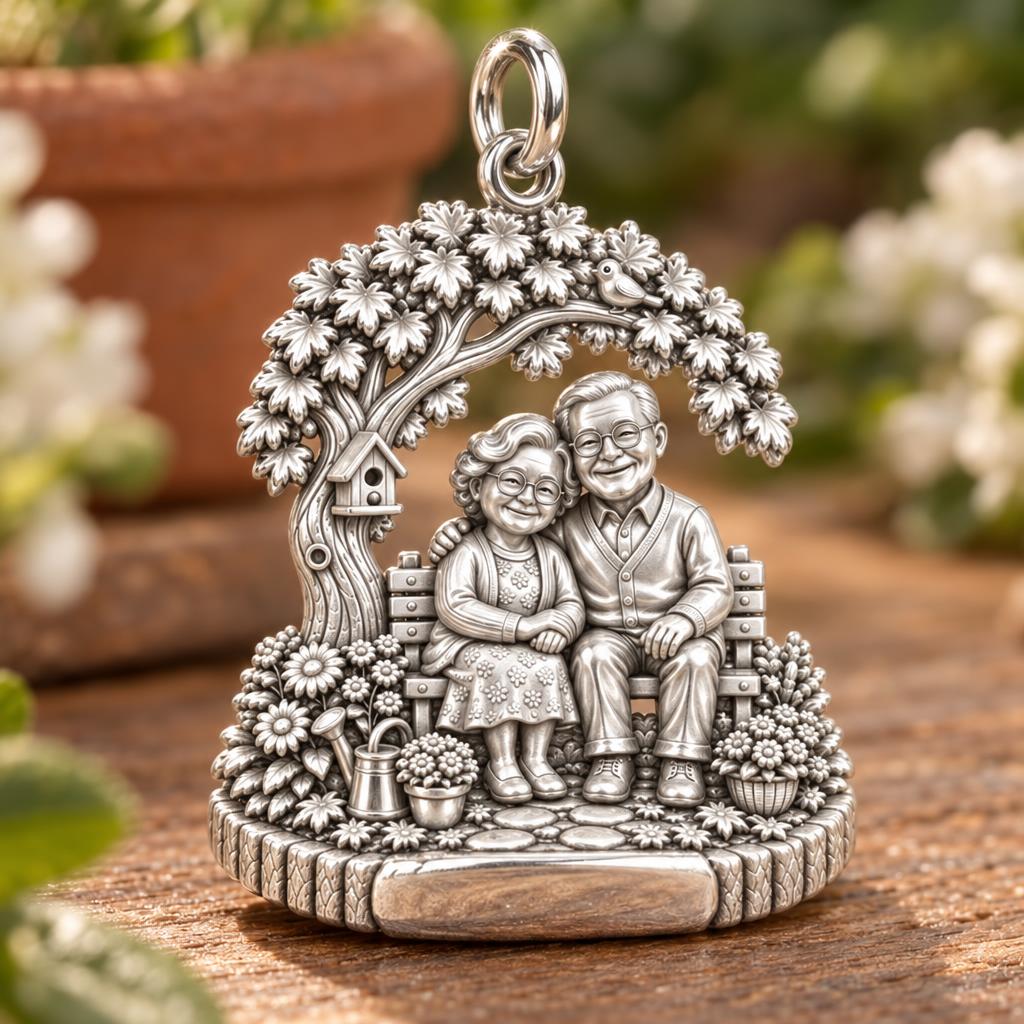 Growing Old Together Charm Bracelet – Personalized Couple Gift – macro detail of the charm