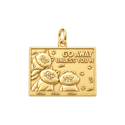 Grumpy Cat Family Charm Bracelet – Personalized Cat Mom Gift – 18K gold plated 3 cm charm, front view