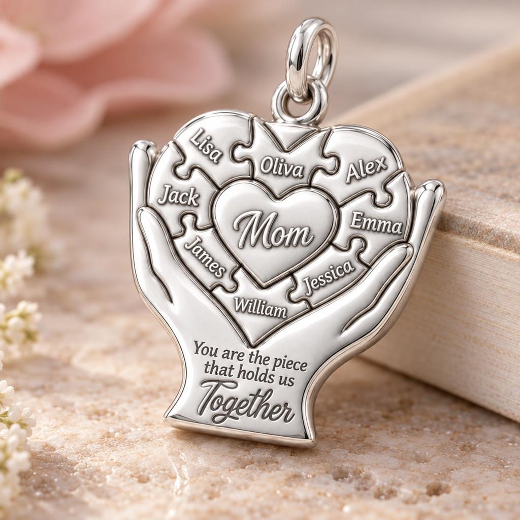 Heart Puzzle Piece Charm Bracelet – Personalized Mom Gift – macro detail of the charm