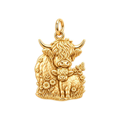 Highland Cow and Calf Charm Bracelet – Personalized Mom Gift – 18K gold charm, front view