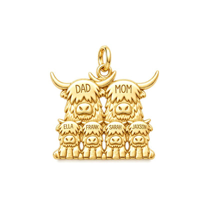 Highland Cow Family Charm Bracelet – Personalized Mom Gift – 18K gold plated 3 cm charm, front view