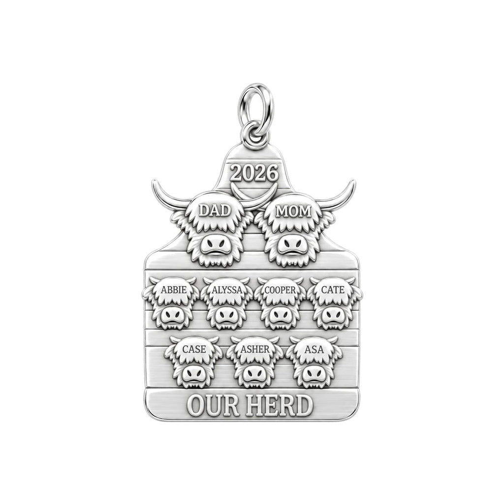 Highland Cow Family Herd Charm Bracelet – Personalized Mom Gift – silver plated 3 cm charm, front view