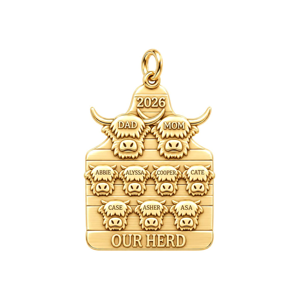 Highland Cow Family Herd Charm Bracelet – Personalized Mom Gift – 18K gold plated 3 cm charm, front view