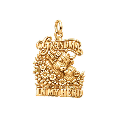 Highland Cow Herd Charm Bracelet – Personalized Grandma Gift – 18K gold plated 3 cm charm, front view