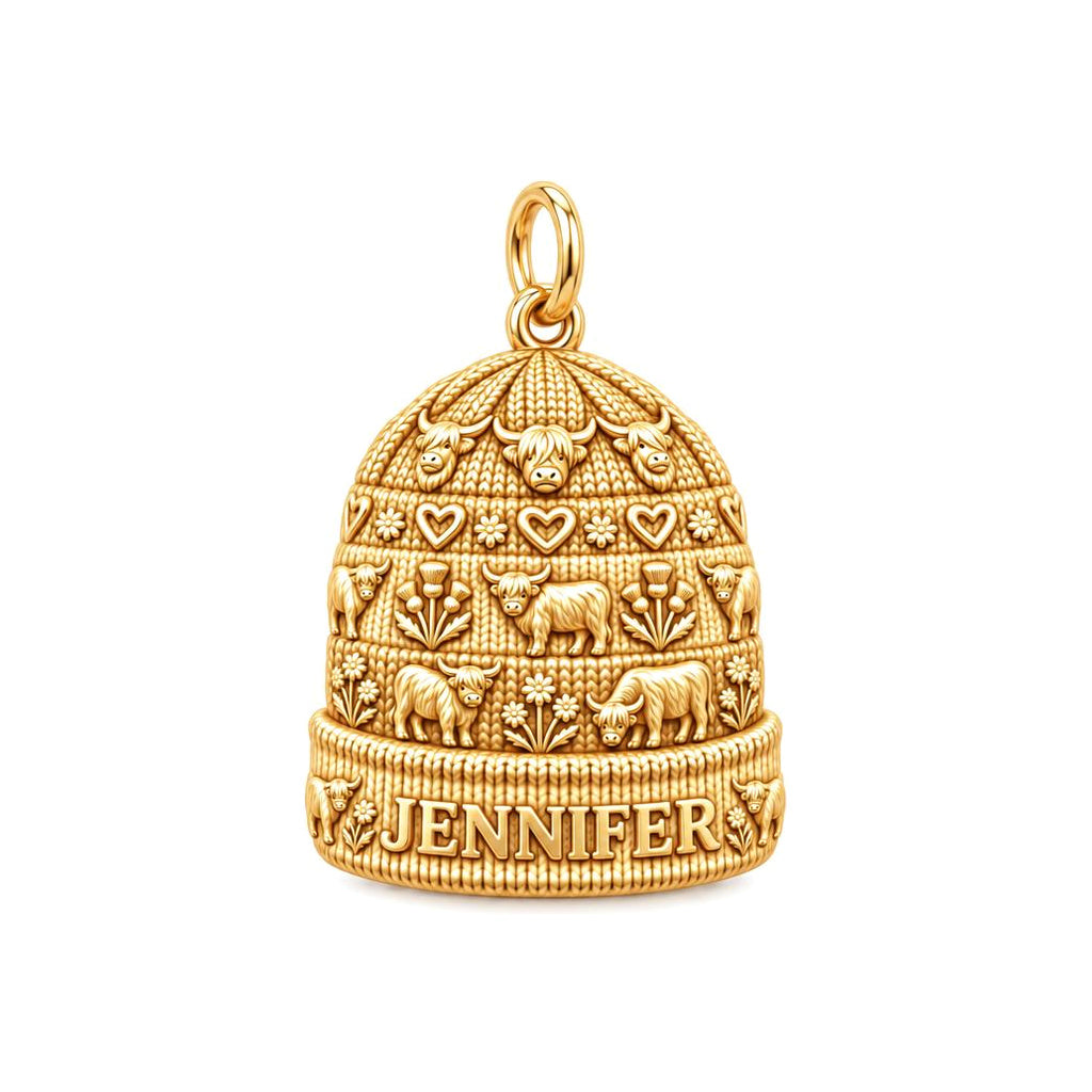 Highland Cow Winter Beanie Charm Bracelet – Personalized Mom Gift – 18K gold charm, front view