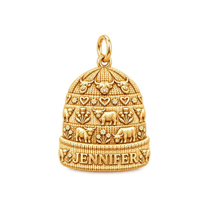Highland Cow Winter Beanie Charm Bracelet – Personalized Mom Gift – 18K gold charm, front view