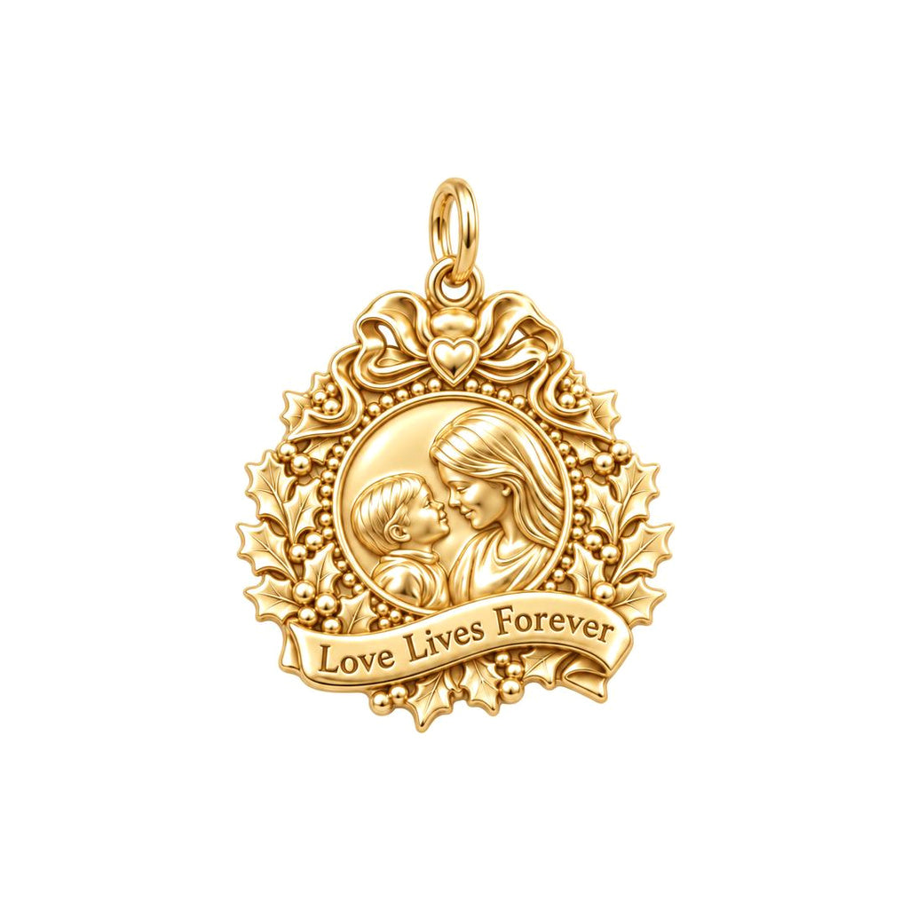 Holly Wreath Photo Charm Bracelet – Personalized Mom Gift – 18K gold plated 2 cm charm, front view