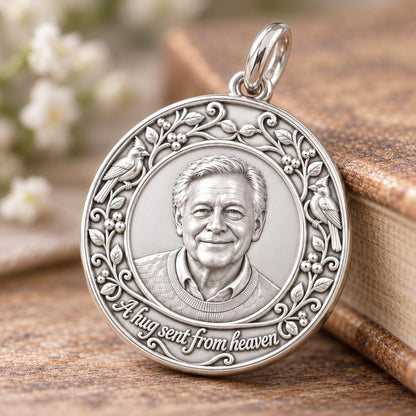 Hug From Heaven Cardinal Charm Bracelet – Personalized Memorial Gift – macro detail of the charm