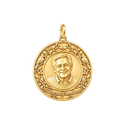 Hug From Heaven Cardinal Charm Bracelet – Personalized Memorial Gift – 18K gold plated 2 cm charm, front view