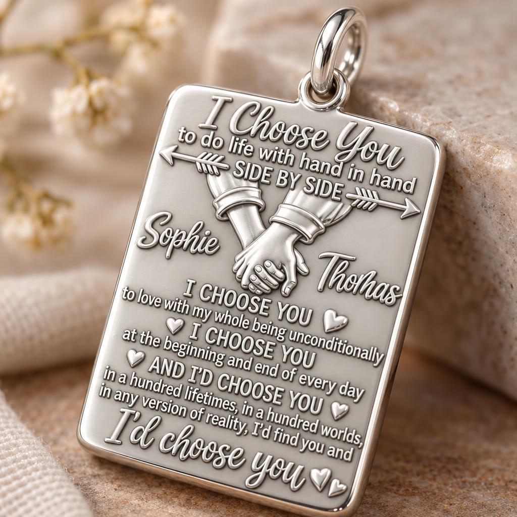 I Choose You Charm Bracelet – Personalized Couple Gift – macro detail of the charm