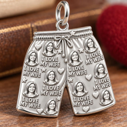 I Love My Wife Charm Bracelet – Personalized Husband Gift – macro detail of the charm