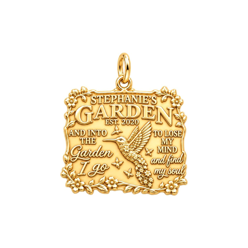Into the Garden Charm Bracelet – Personalized Mom Gift – 18K gold plated 2 cm charm, front view