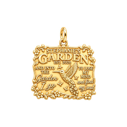 Into the Garden Charm Bracelet – Personalized Mom Gift – 18K gold plated 2 cm charm, front view