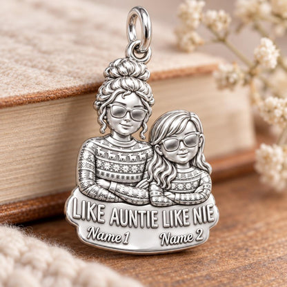 Like Auntie Like Niece Charm Bracelet – Personalized Aunt Gift – macro detail of the charm