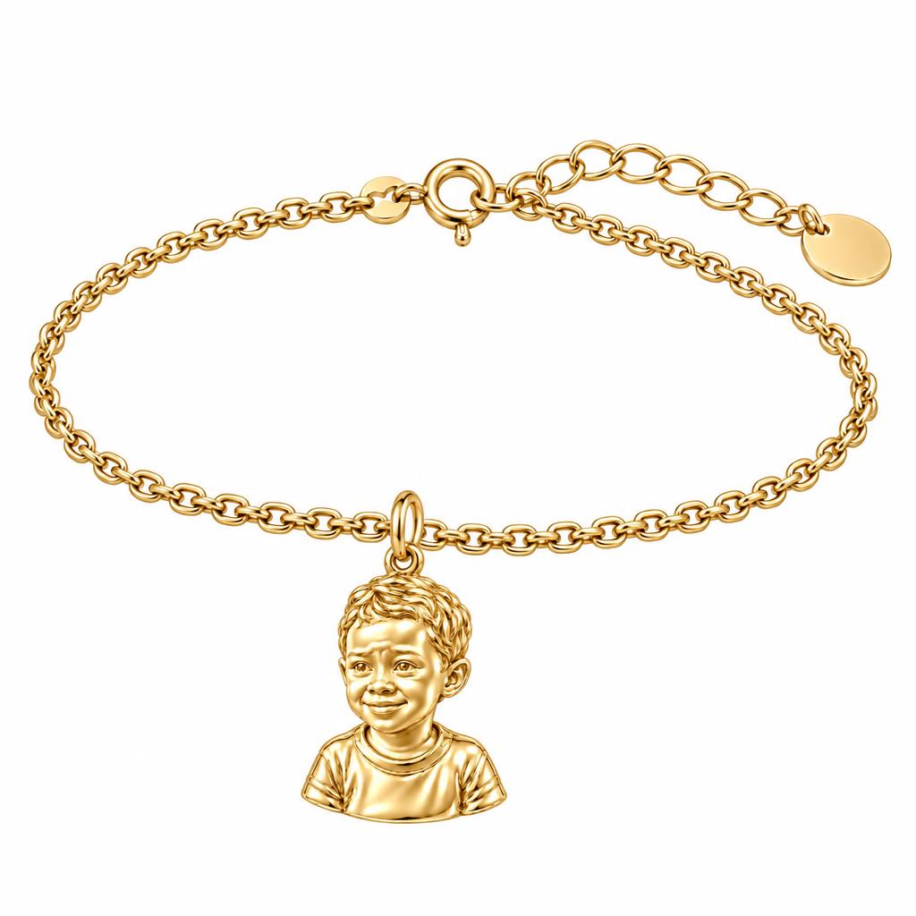 Little One Sculpted Portrait Charm Bracelet Set – 18K gold, front view