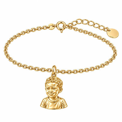 Little One Sculpted Portrait Charm Bracelet Set – 18K gold, front view