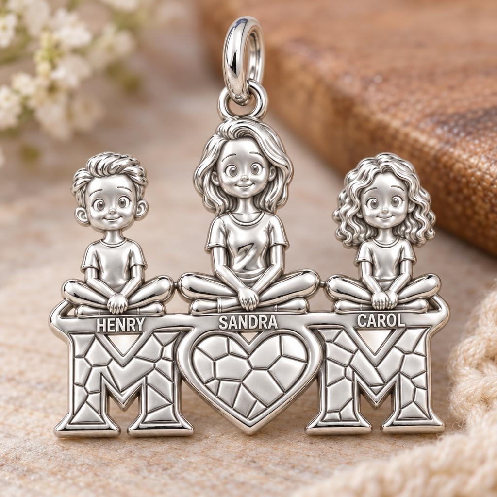 Little Ones Atop Mom Charm Bracelet – Personalized Mom Gift – macro detail of the charm