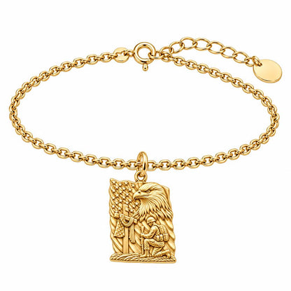 Patriot Kneeling in Prayer Charm Bracelet Set – 18K gold, front view