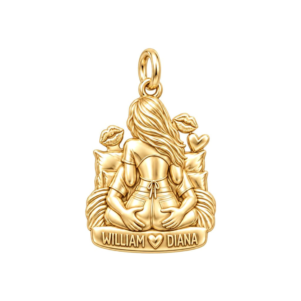 Playful Couple Embrace Charm Bracelet – Personalized Couple Gift – 18K gold plated 3 cm charm, front view